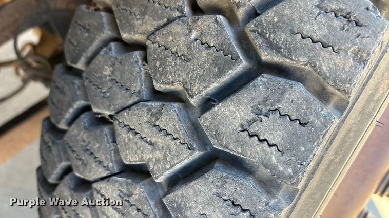 image for item EA7821 2019 RAM 5500 bucket truck