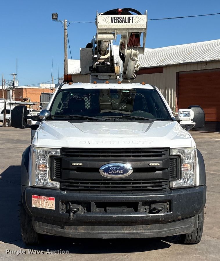 image for item EA7822 2017 Ford F550 Super Duty bucket truck