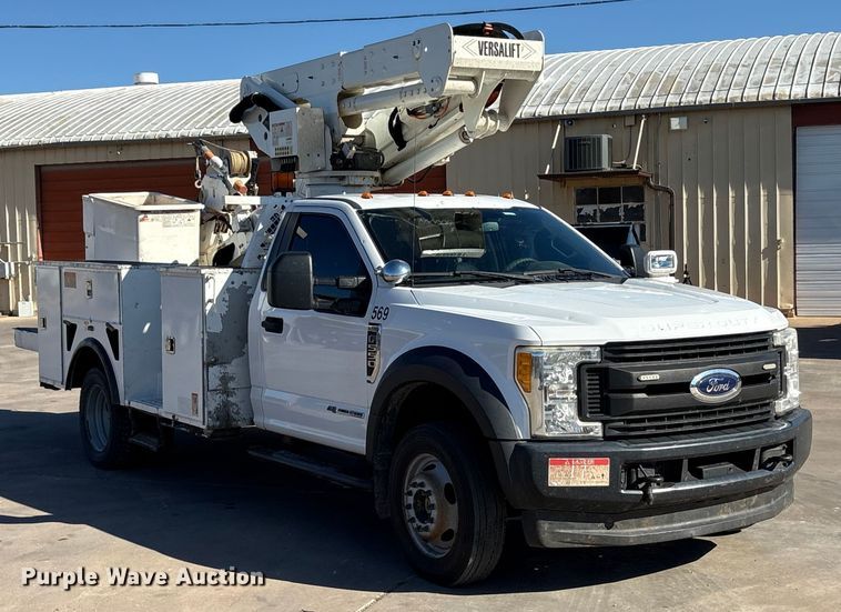 image for item EA7822 2017 Ford F550 Super Duty bucket truck