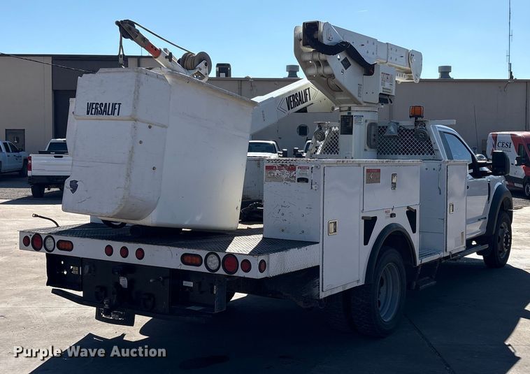 image for item EA7822 2017 Ford F550 Super Duty bucket truck