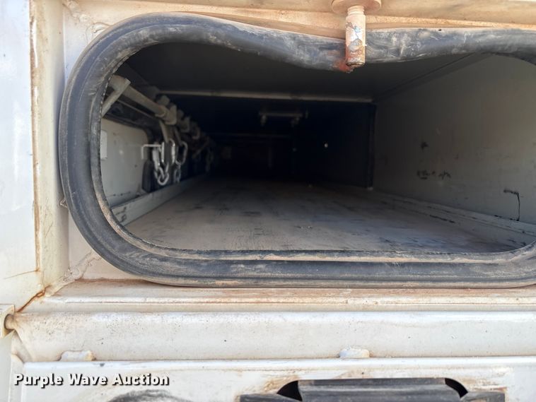 image for item EA7822 2017 Ford F550 Super Duty bucket truck