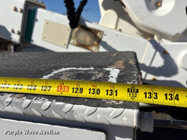 image for item EA7822 2017 Ford F550 Super Duty bucket truck