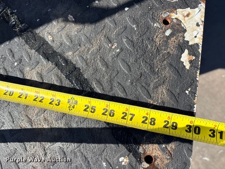 image for item EA7822 2017 Ford F550 Super Duty bucket truck