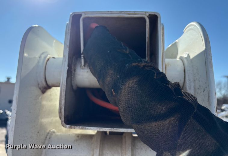 image for item EA7822 2017 Ford F550 Super Duty bucket truck