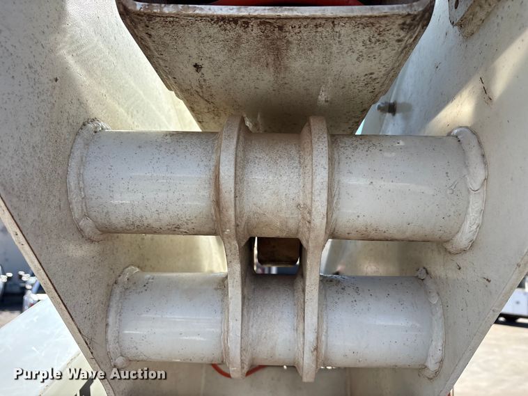 image for item EA7822 2017 Ford F550 Super Duty bucket truck