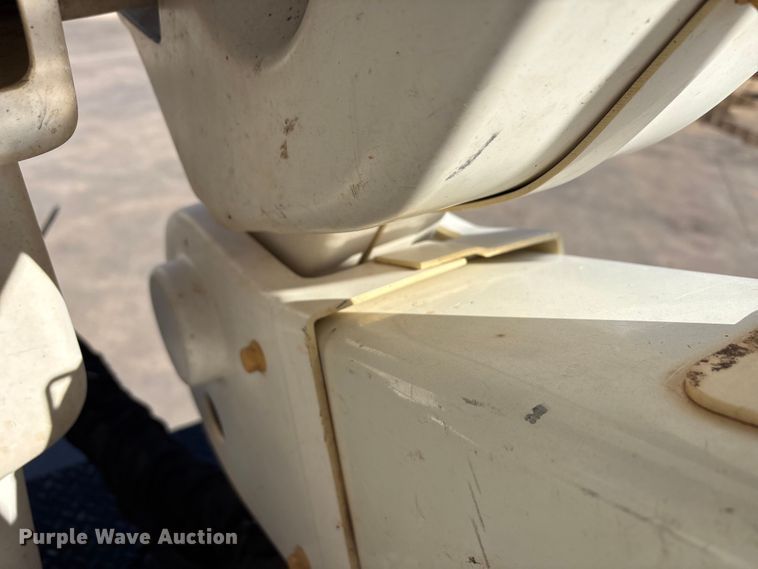 image for item EA7822 2017 Ford F550 Super Duty bucket truck