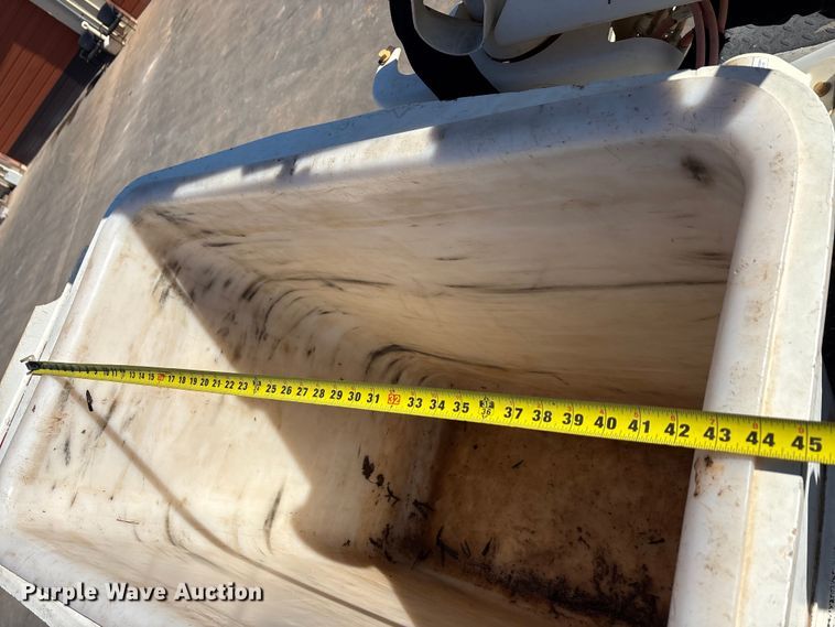 image for item EA7822 2017 Ford F550 Super Duty bucket truck