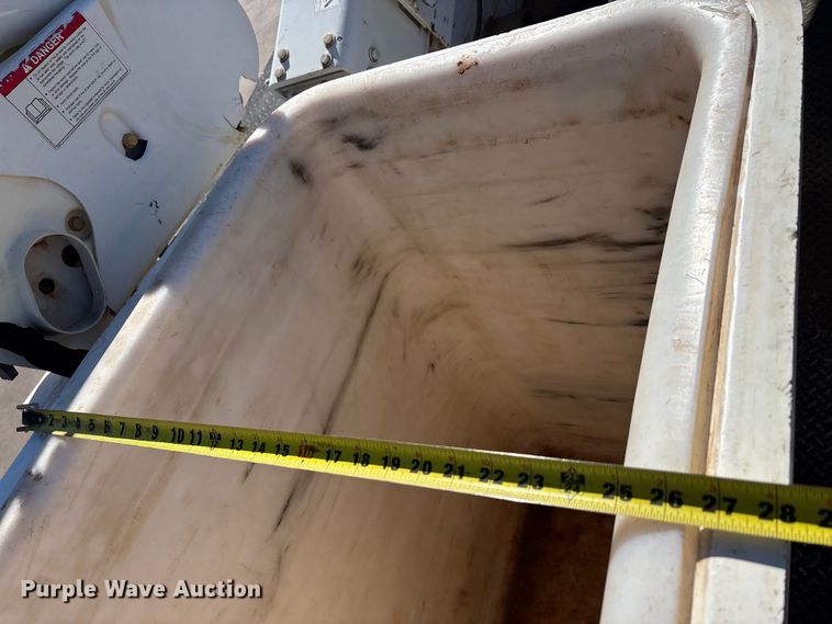 image for item EA7822 2017 Ford F550 Super Duty bucket truck