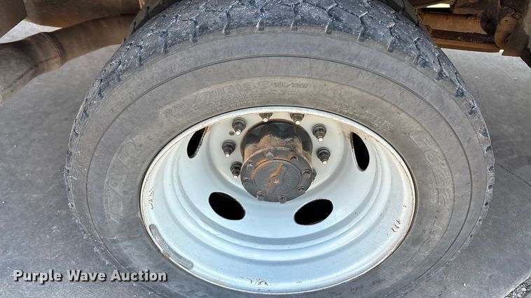 image for item EA7822 2017 Ford F550 Super Duty bucket truck