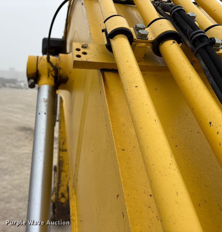 image for item EA7850 2018 Komatsu PC360LC-11 excavator