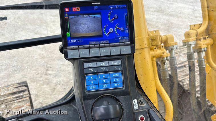 image for item EA7850 2018 Komatsu PC360LC-11 excavator