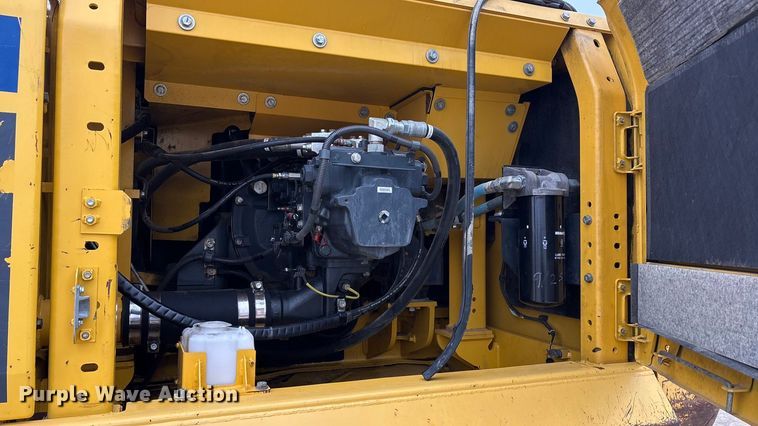 image for item EA7850 2018 Komatsu PC360LC-11 excavator