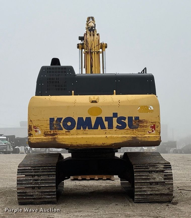 image for item EA7851 2017 Komatsu PC490LC-11 excavator
