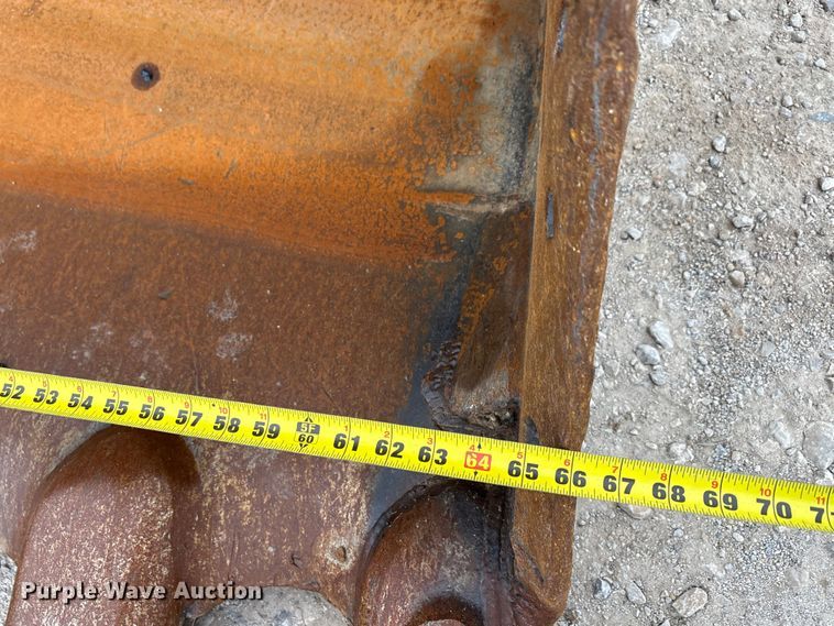 image for item EA7851 2017 Komatsu PC490LC-11 excavator