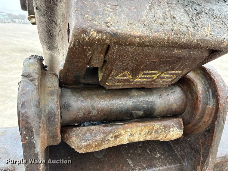 image for item EA7851 2017 Komatsu PC490LC-11 excavator