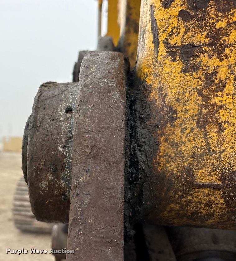 image for item EA7851 2017 Komatsu PC490LC-11 excavator