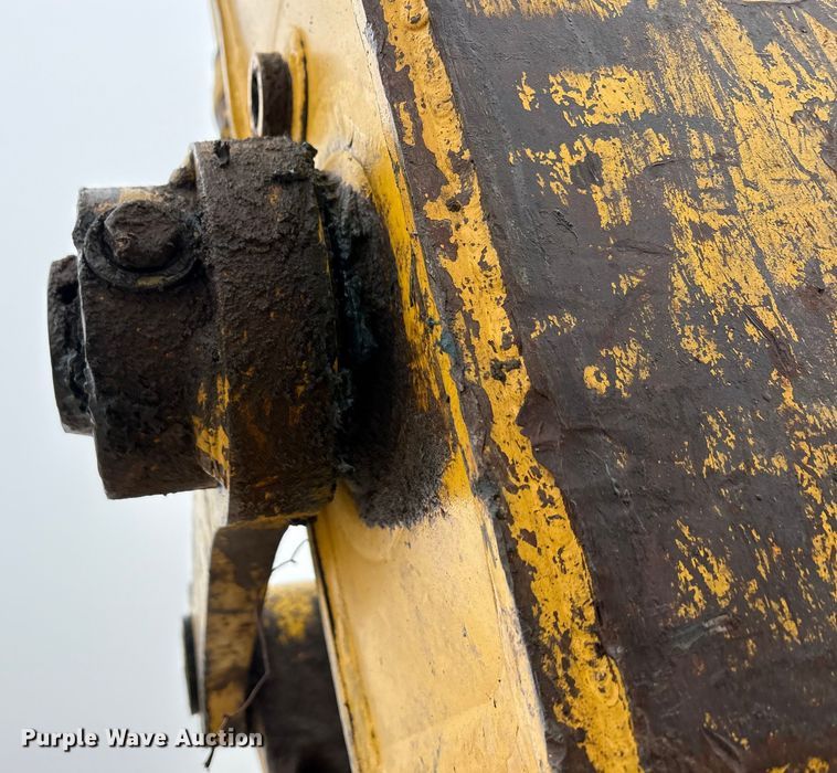 image for item EA7851 2017 Komatsu PC490LC-11 excavator