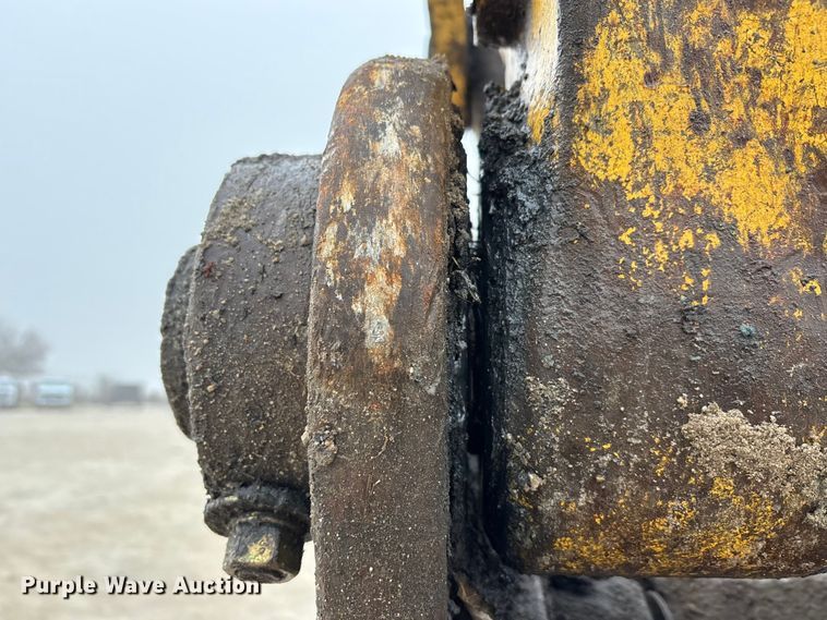 image for item EA7851 2017 Komatsu PC490LC-11 excavator