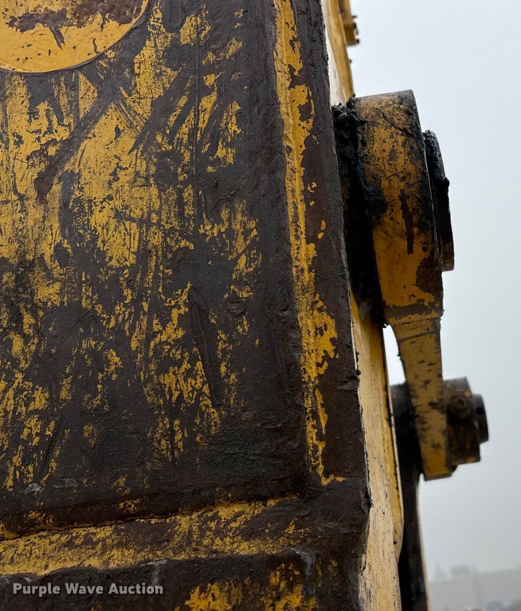 image for item EA7851 2017 Komatsu PC490LC-11 excavator