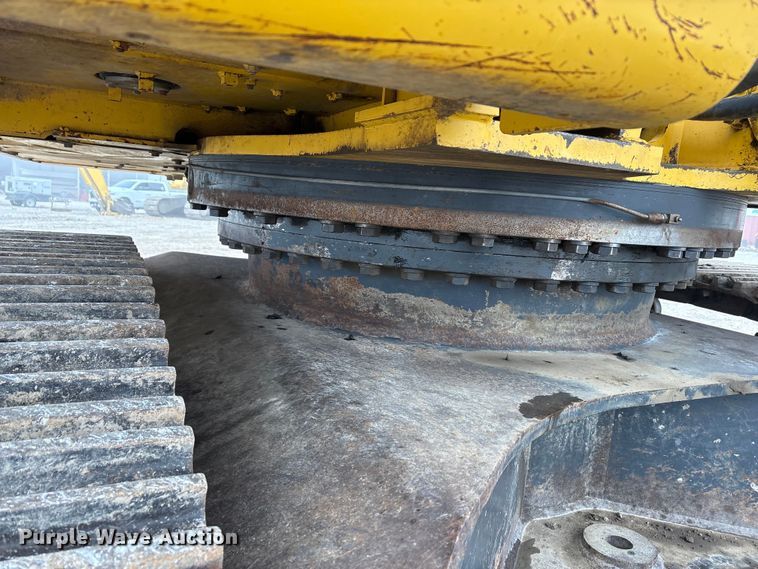 image for item EA7851 2017 Komatsu PC490LC-11 excavator