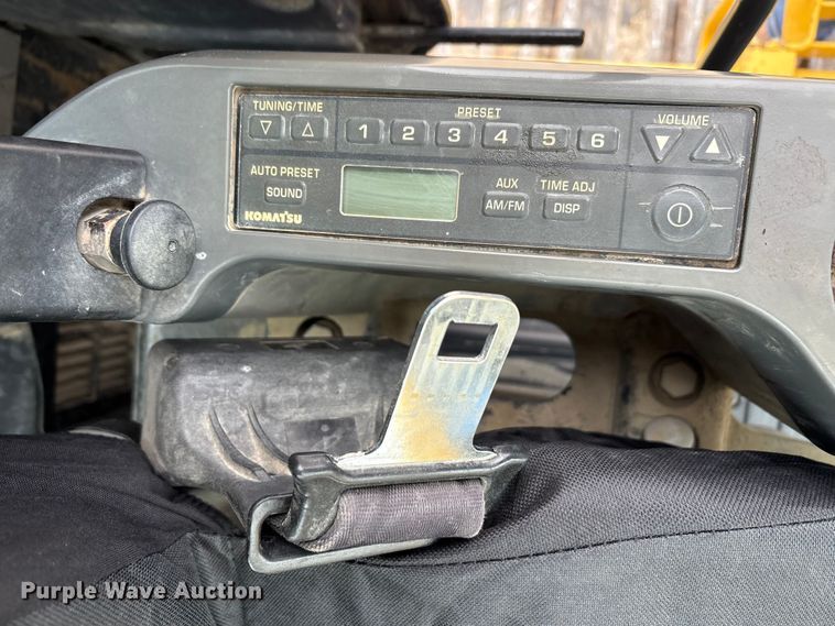 image for item EA7851 2017 Komatsu PC490LC-11 excavator