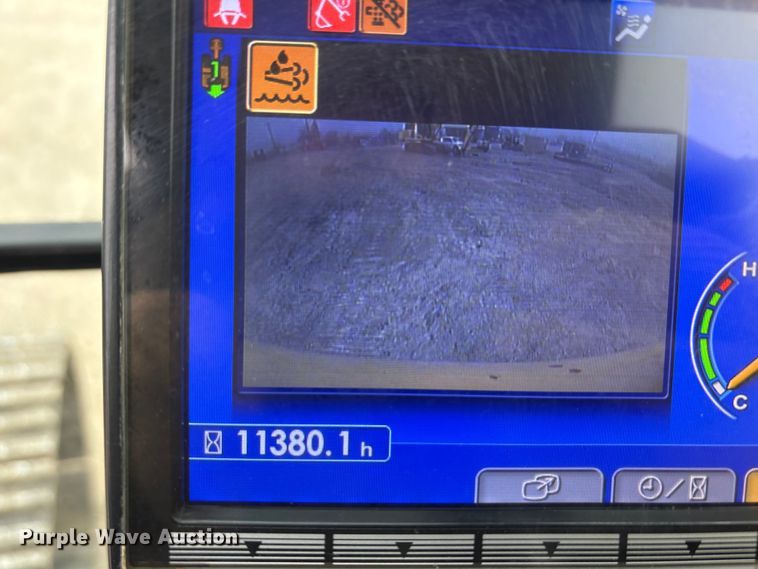 image for item EA7851 2017 Komatsu PC490LC-11 excavator