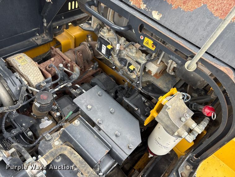 image for item EA7851 2017 Komatsu PC490LC-11 excavator