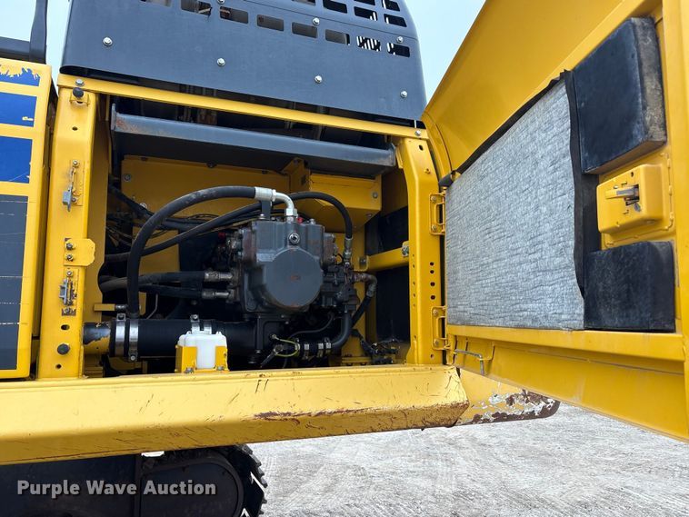 image for item EA7851 2017 Komatsu PC490LC-11 excavator