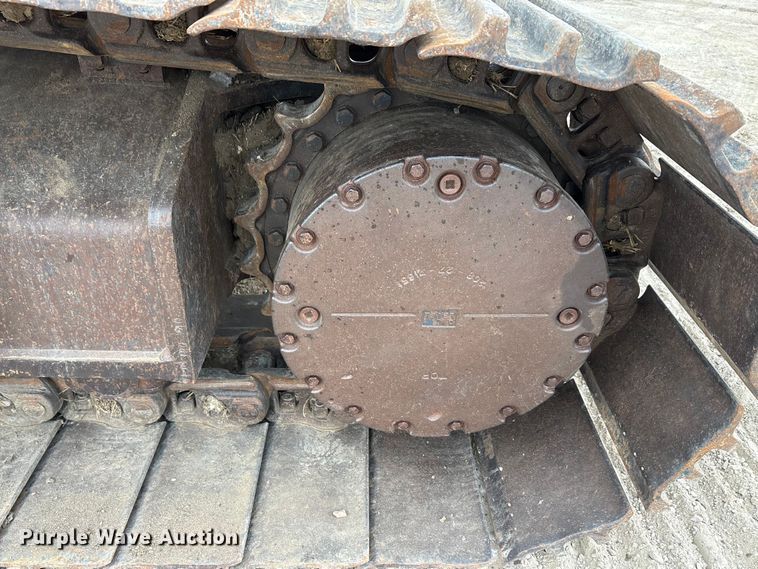 image for item EA7851 2017 Komatsu PC490LC-11 excavator