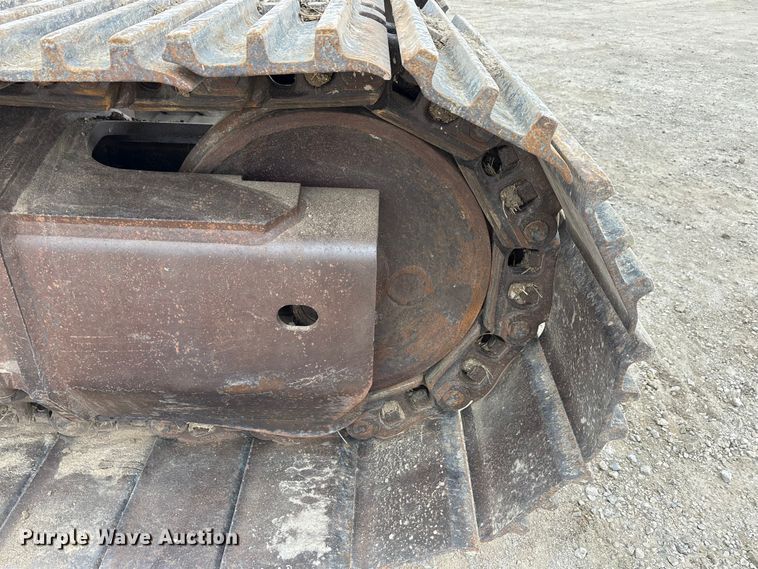 image for item EA7851 2017 Komatsu PC490LC-11 excavator