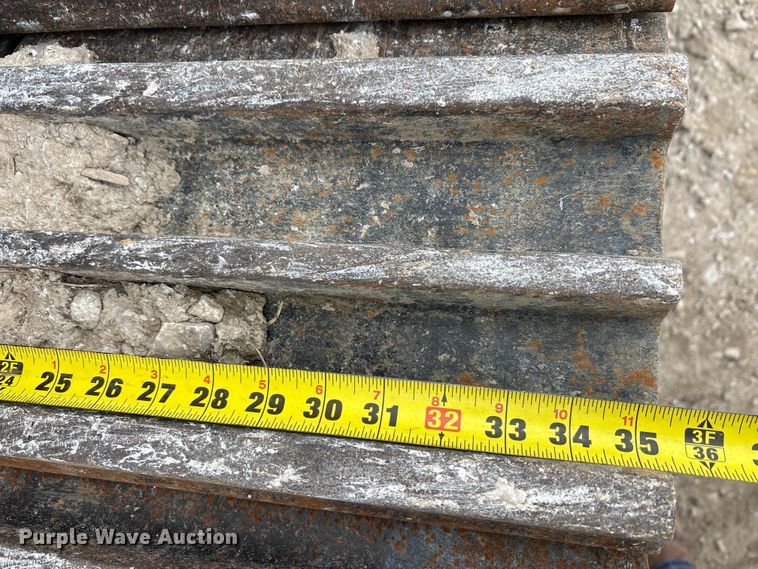 image for item EA7851 2017 Komatsu PC490LC-11 excavator