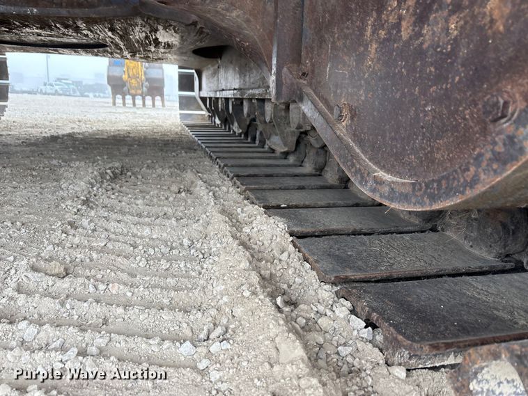 image for item EA7851 2017 Komatsu PC490LC-11 excavator