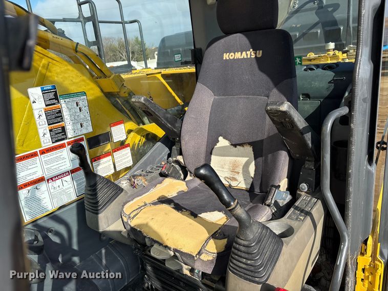 image for item EA7853 2018 Komatsu PC360LC-11 excavator