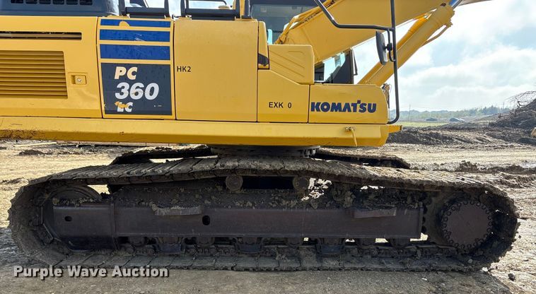 image for item EA7853 2018 Komatsu PC360LC-11 excavator