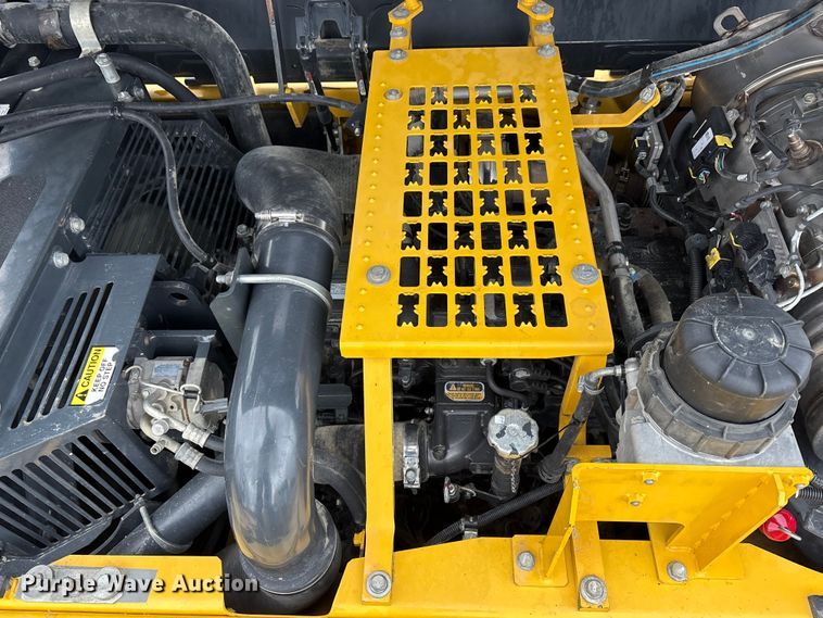 image for item EA7854 2019 Komatsu PC360LC-11 excavator