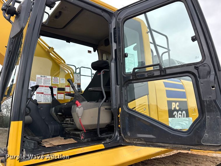 image for item EA7854 2019 Komatsu PC360LC-11 excavator