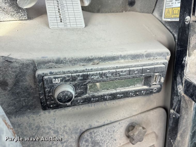 image for item EA7867 2018 Caterpillar 262D skid steer loader