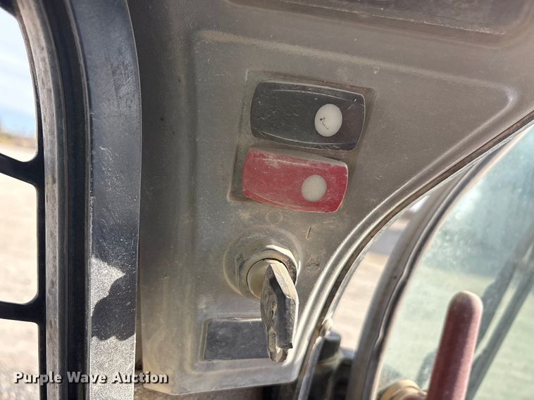 image for item EA7867 2018 Caterpillar 262D skid steer loader