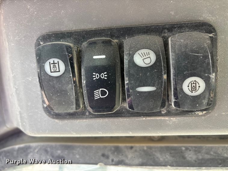 image for item EA7867 2018 Caterpillar 262D skid steer loader