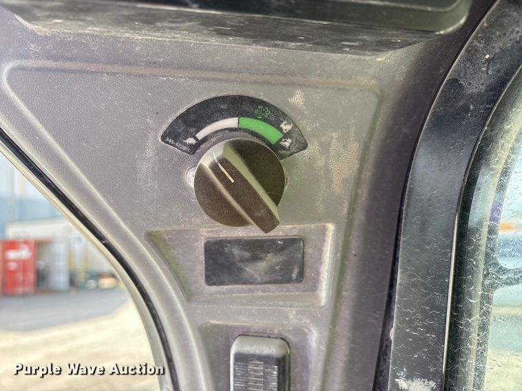 image for item EA7867 2018 Caterpillar 262D skid steer loader