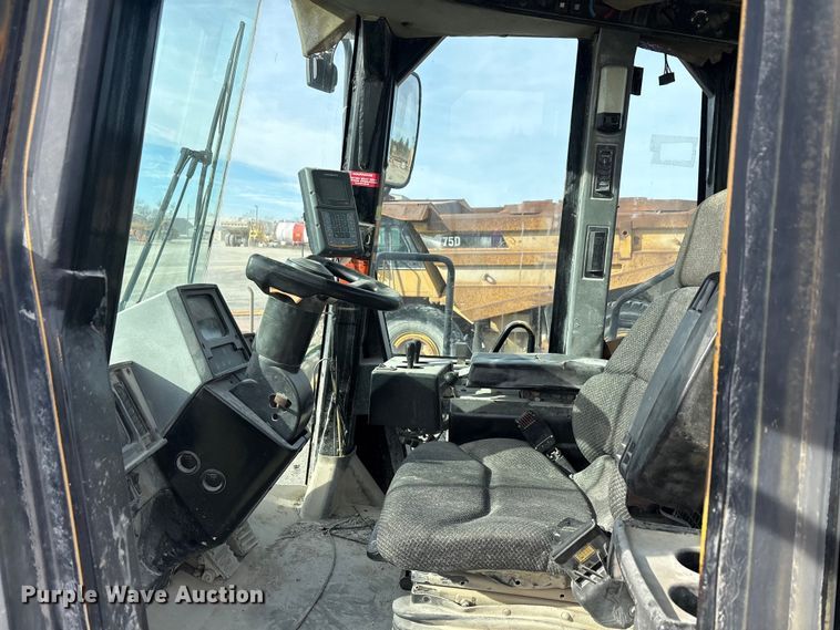 image for item EA7868 2000 Caterpillar 980G wheel loader