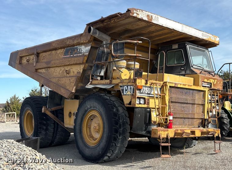 image for item EA7869 1997 Caterpillar 775D haul truck