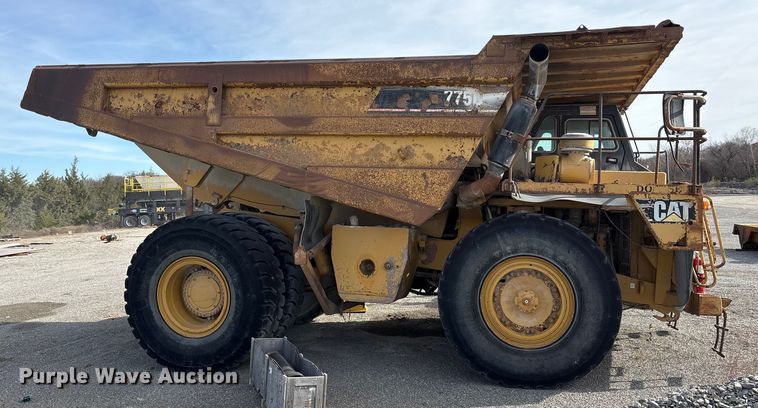 image for item EA7869 1997 Caterpillar 775D haul truck