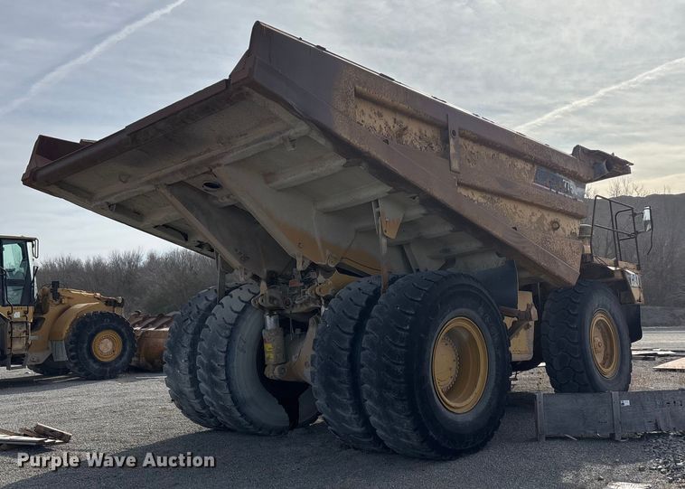image for item EA7869 1997 Caterpillar 775D haul truck