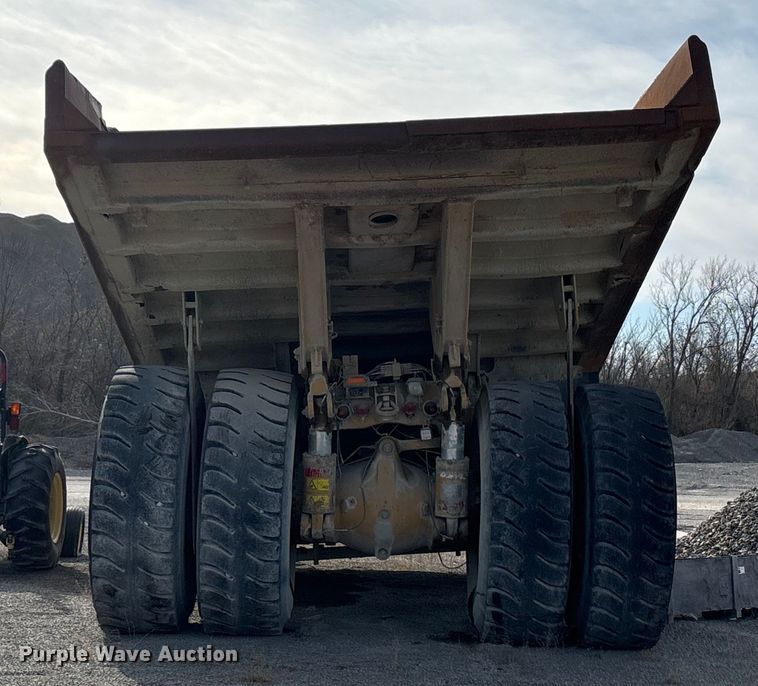 image for item EA7869 1997 Caterpillar 775D haul truck