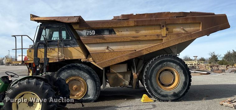 image for item EA7869 1997 Caterpillar 775D haul truck