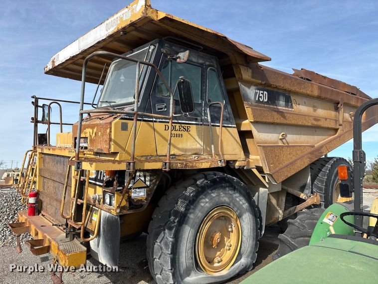 image for item EA7869 1997 Caterpillar 775D haul truck