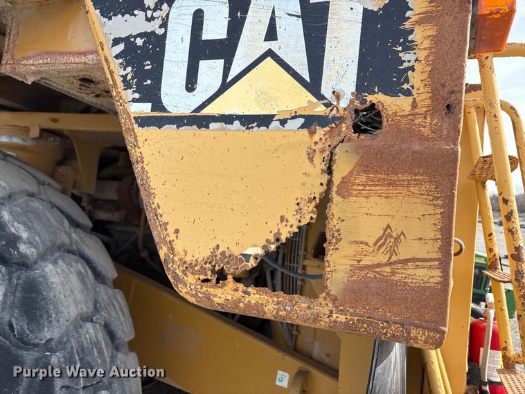 image for item EA7869 1997 Caterpillar 775D haul truck