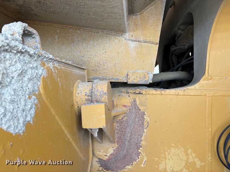 image for item EA7869 1997 Caterpillar 775D haul truck