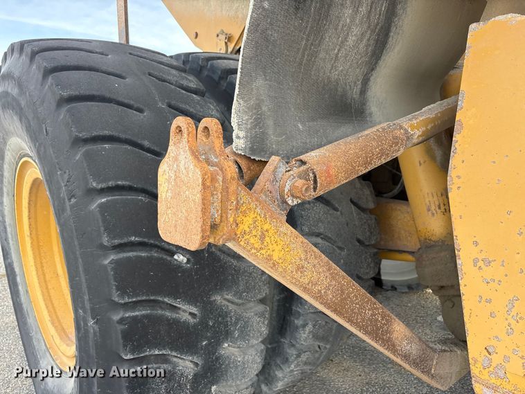 image for item EA7869 1997 Caterpillar 775D haul truck